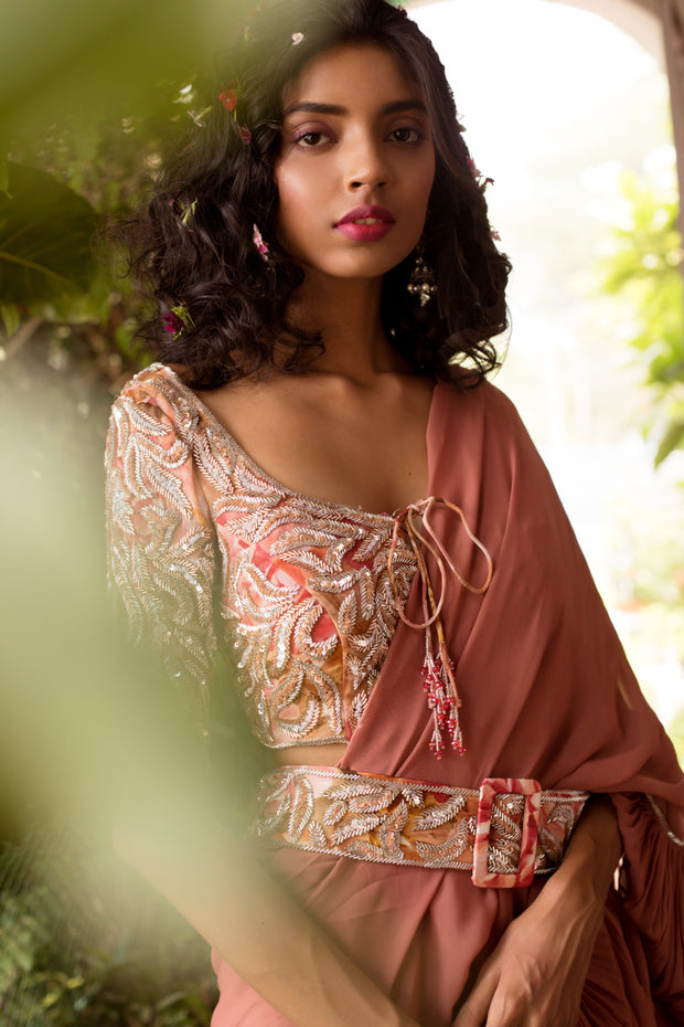 Dusty Pink Ruffle Saree Set With Buckle Belt